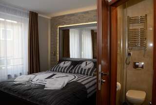 Отели типа «постель и завтрак» Villa Vip Гнезно Номер с кроватью размера «king-size»-8